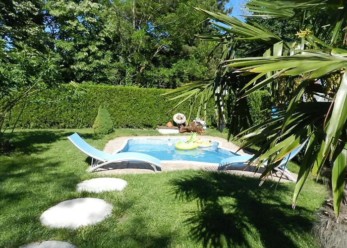 בית הארחה Saltanat 41 וארנה